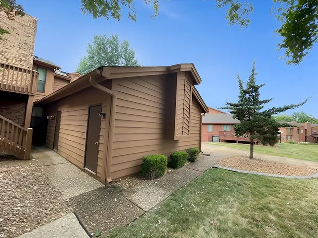 $179,900 | 2074 Duclair Parkway, St. Charles, MO 63303