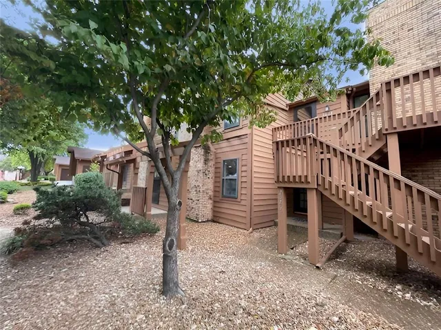 $179,900 | 2074 Duclair Parkway, St. Charles, MO 63303