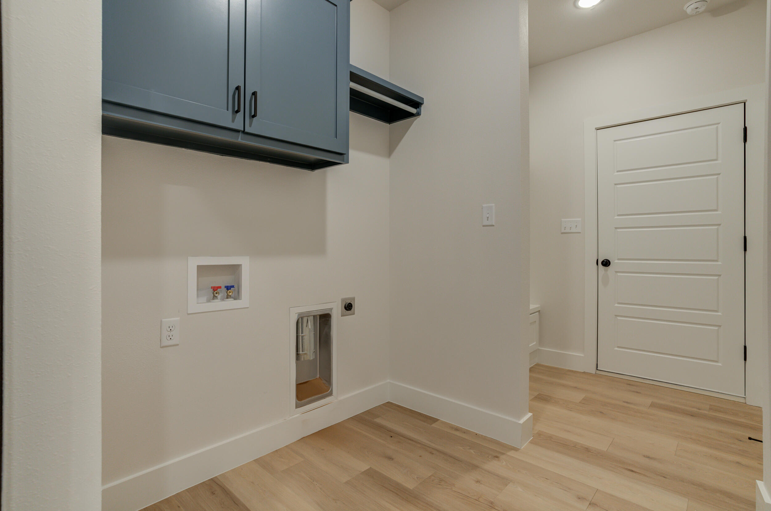6913 13th Street Lubbock, TX 79416 - Photo 42 of 45 a view of small space with wooden floor