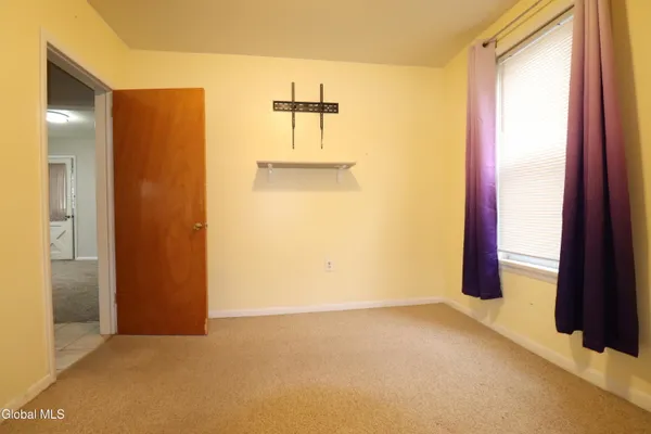 $1,400 | 29 Stewart Street, Amsterdam, NY 12010