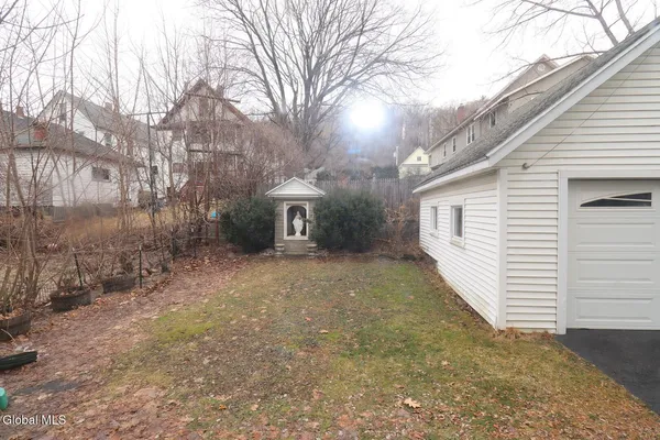 $1,400 | 29 Stewart Street, Amsterdam, NY 12010