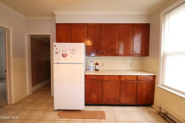 $1,400 | 29 Stewart Street, Amsterdam, NY 12010