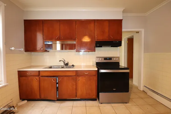 $1,400 | 29 Stewart Street, Amsterdam, NY 12010