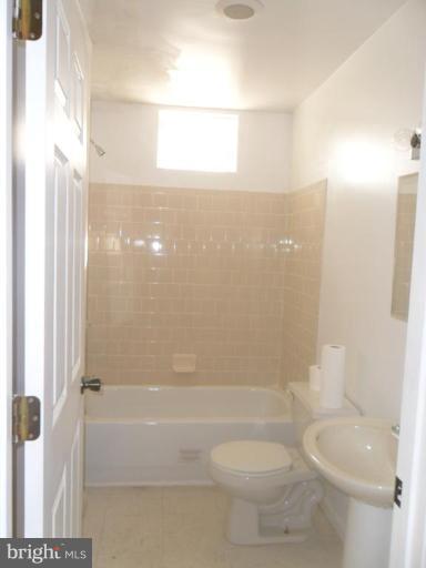 3913 Falls Road Baltimore, MD 21211 - Photo 3 of 7 Bath #1