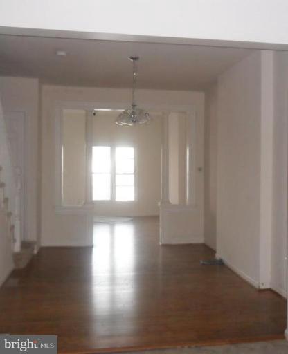 3913 Falls Road Baltimore, MD 21211 - Photo 7 of 7 Living Room