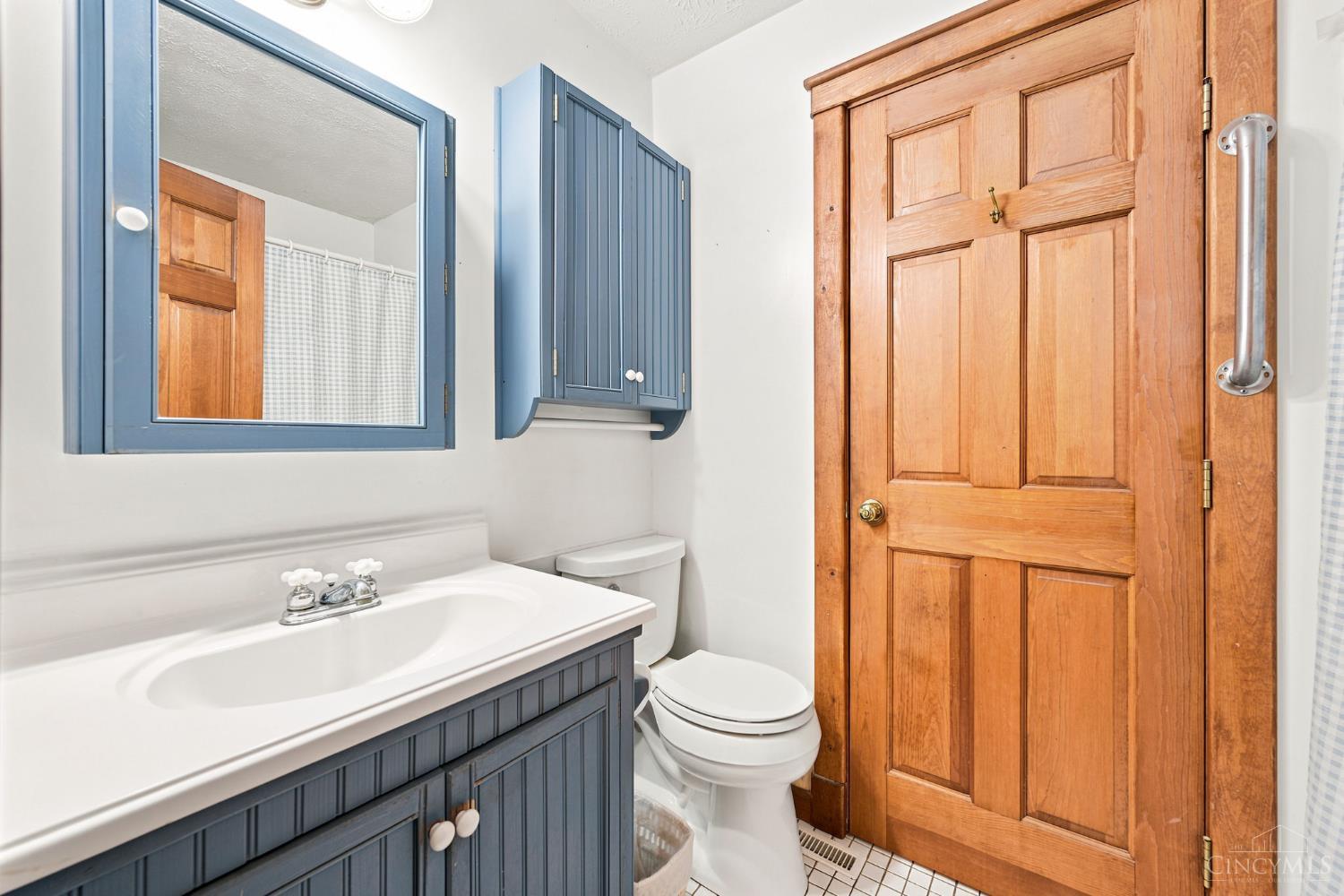 6583 Schweitzerhoff Road Cincinnati, OH 45247 - Photo 16 of 42