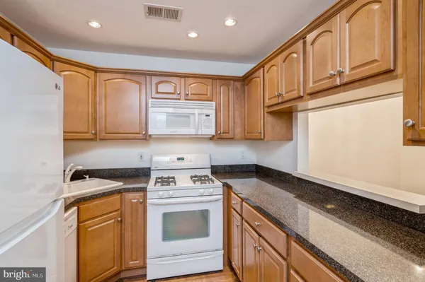 $2,350 | 101 Quince Court, Lawrence Township, NJ 08648