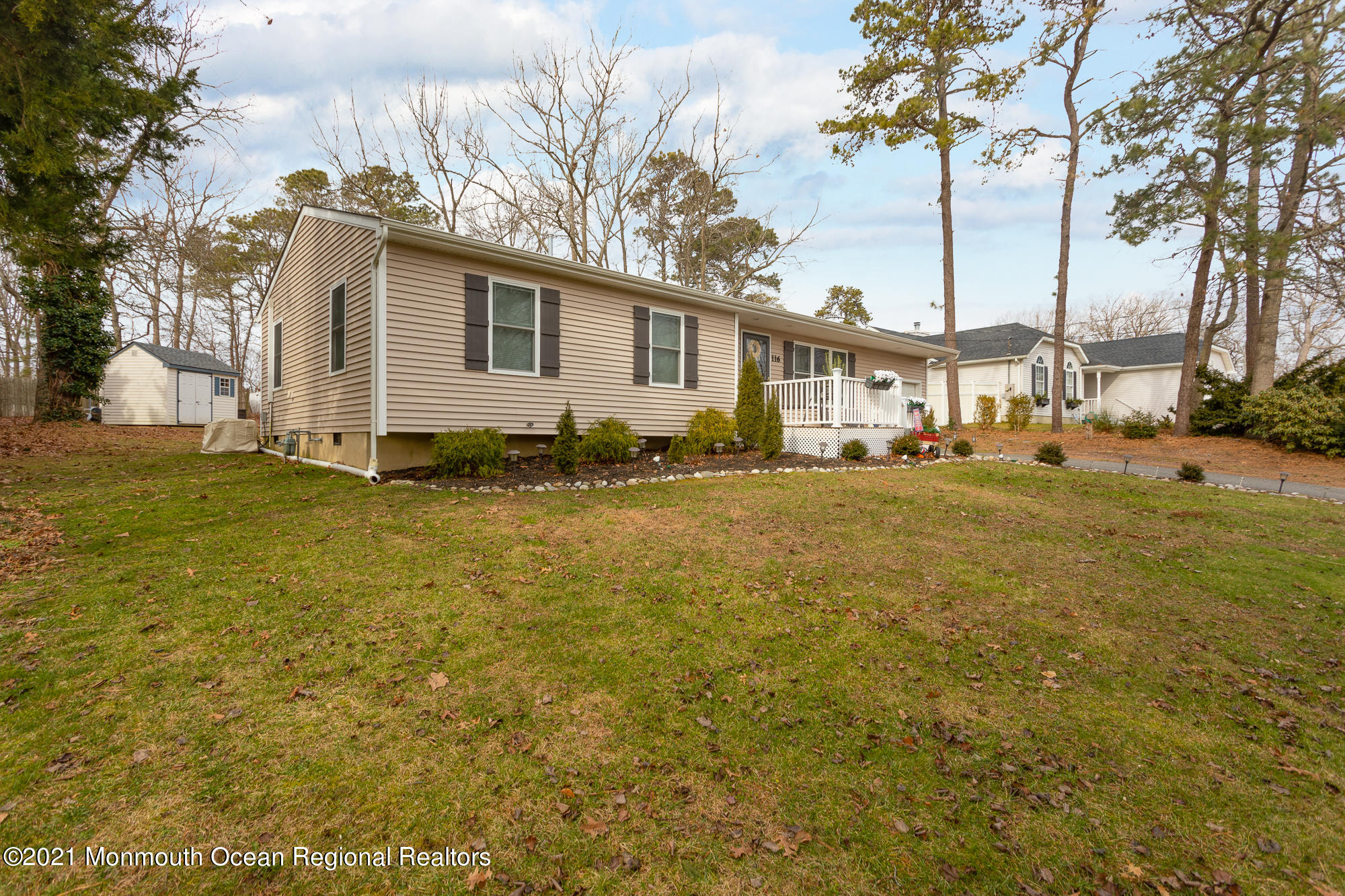 116 Toggle Road Manahawkin, NJ 08050 - Photo 4 of 26