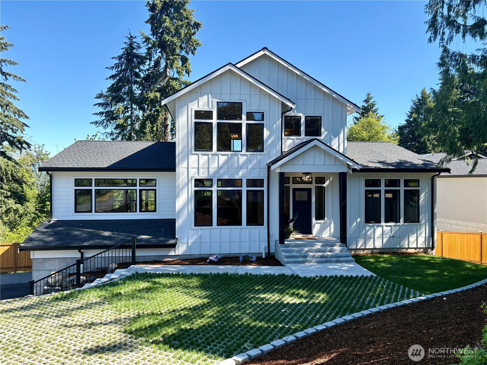 13820 Military Road East Puyallup, WA 98374 - Photo 1 of 38