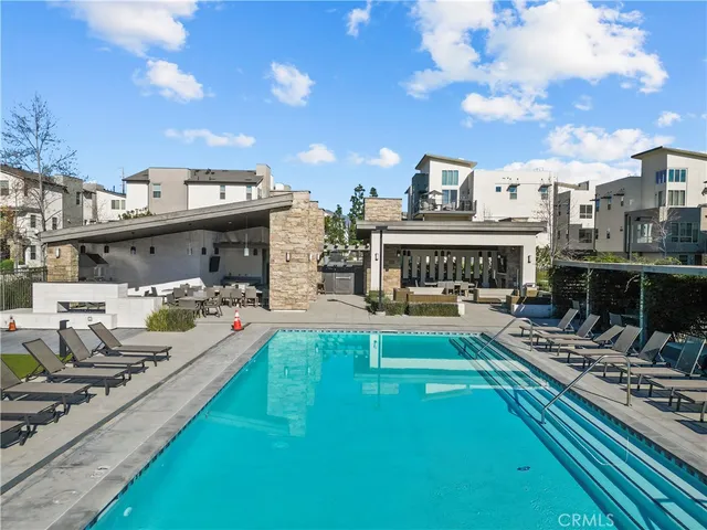 $899,999 | 19542 Empire Lane, Northridge, CA 91324