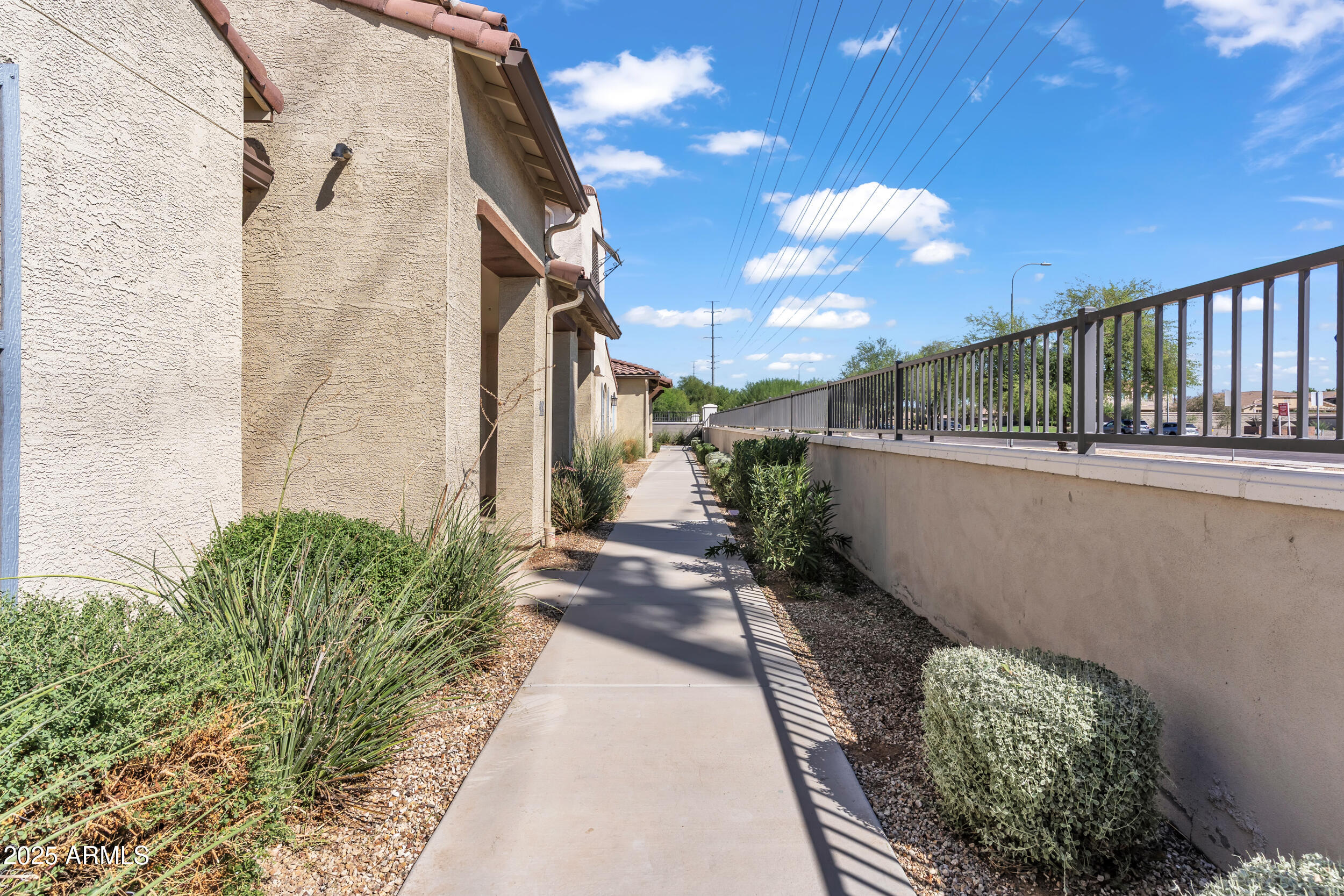 3855 South McQueen Road, Unit 98 Chandler, AZ 85286 - Photo 2 of 41 a view of balcony with lamp