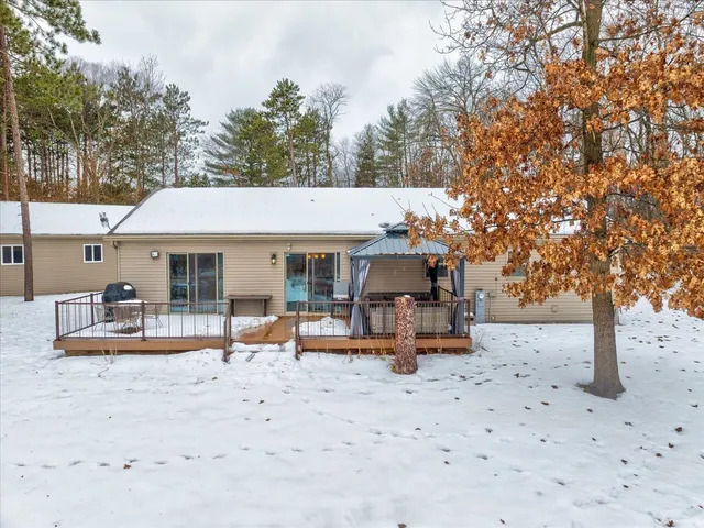 $670,000 | S1404 Indian Trail Parkway, Baraboo, WI 53913