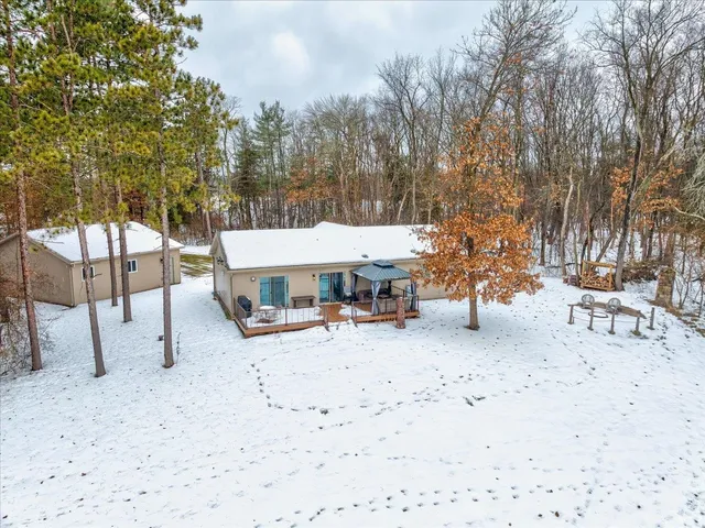 $670,000 | S1404 Indian Trail Parkway, Baraboo, WI 53913