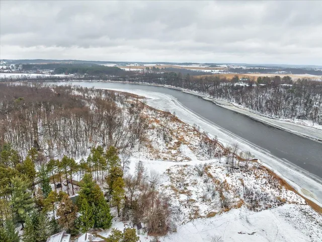 $670,000 | S1404 Indian Trail Parkway, Baraboo, WI 53913