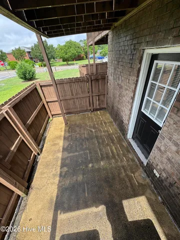 $995 | 504 Paladin Drive, Unit L, Greenville, NC 27834