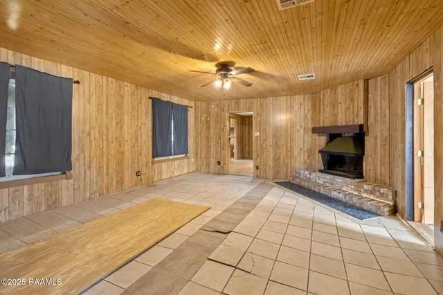 $135,000 | 103 Houssiere Lane, Jennings, LA 70546