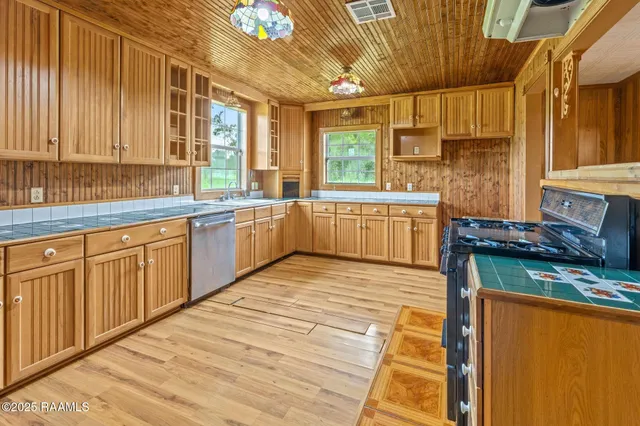 $135,000 | 103 Houssiere Lane, Jennings, LA 70546