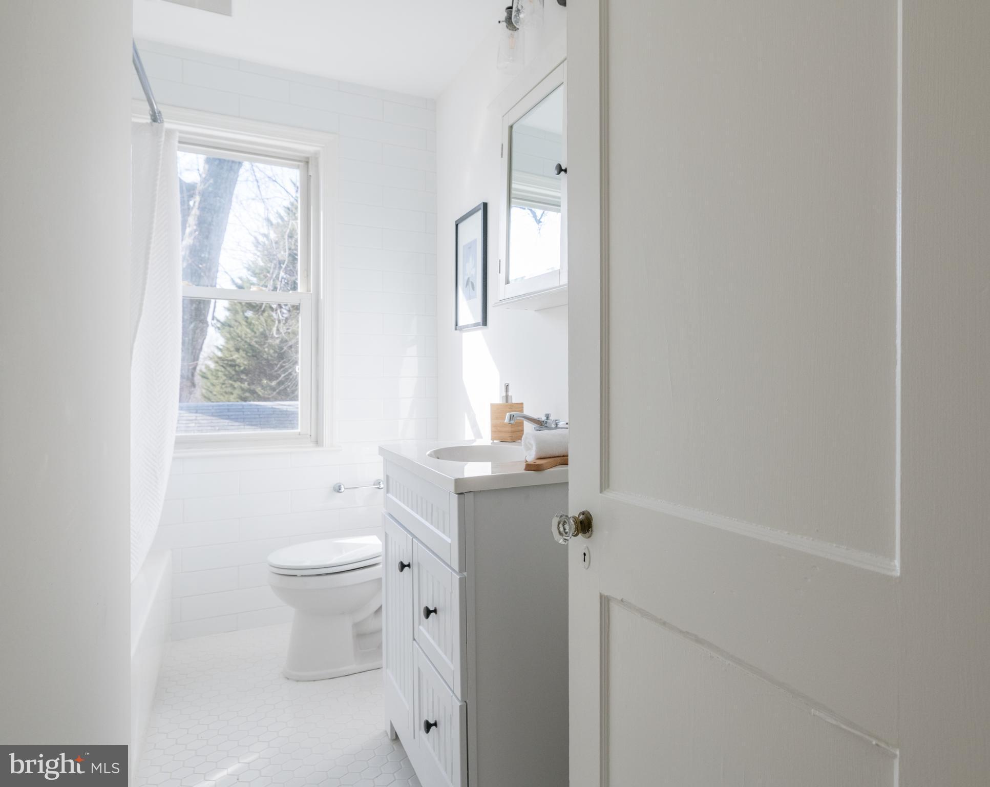 9202 2nd Avenue Silver Spring, MD 20910 - Photo 22 of 30 Bath