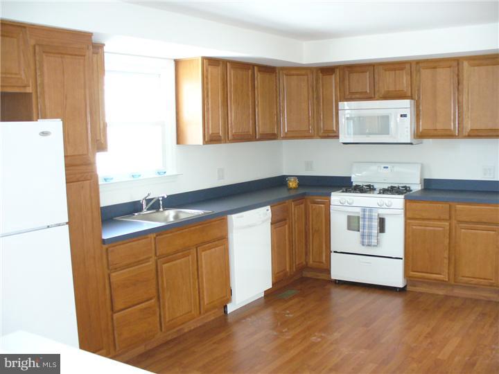 197 Greenwood Avenue Riverside, NJ 08075 - Photo 3 of 25