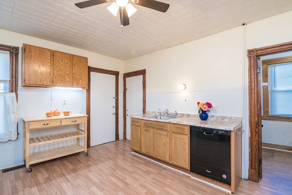 855 Belmont Avenue Springfield, MA 01108 - Photo 17 of 41