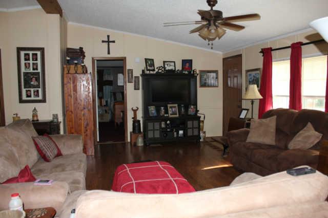 1333 Shiloh Hollow Road Waverly, TN 37185 - Photo 20 of 20 Large living room. Open floor plan.