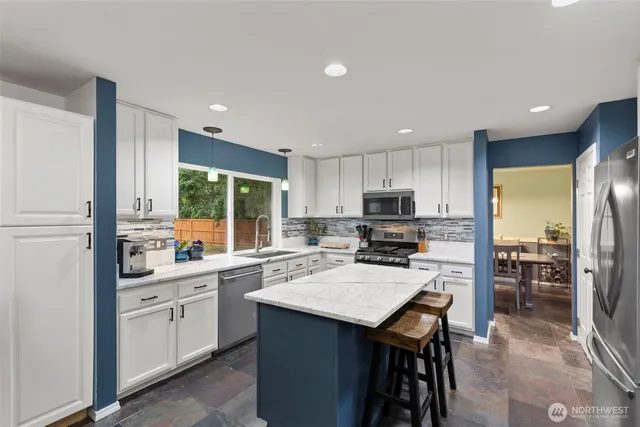 $799,999 | 23568 Brixton Place, Poulsbo, WA 98370