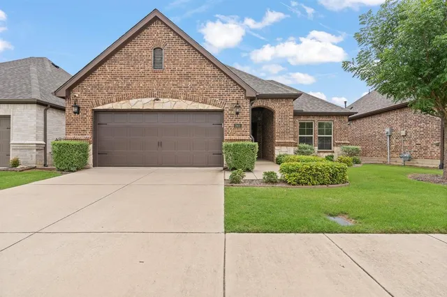 $405,000 | 2802 Esplanade Boulevard, Unit 5802, Mansfield, TX 76063