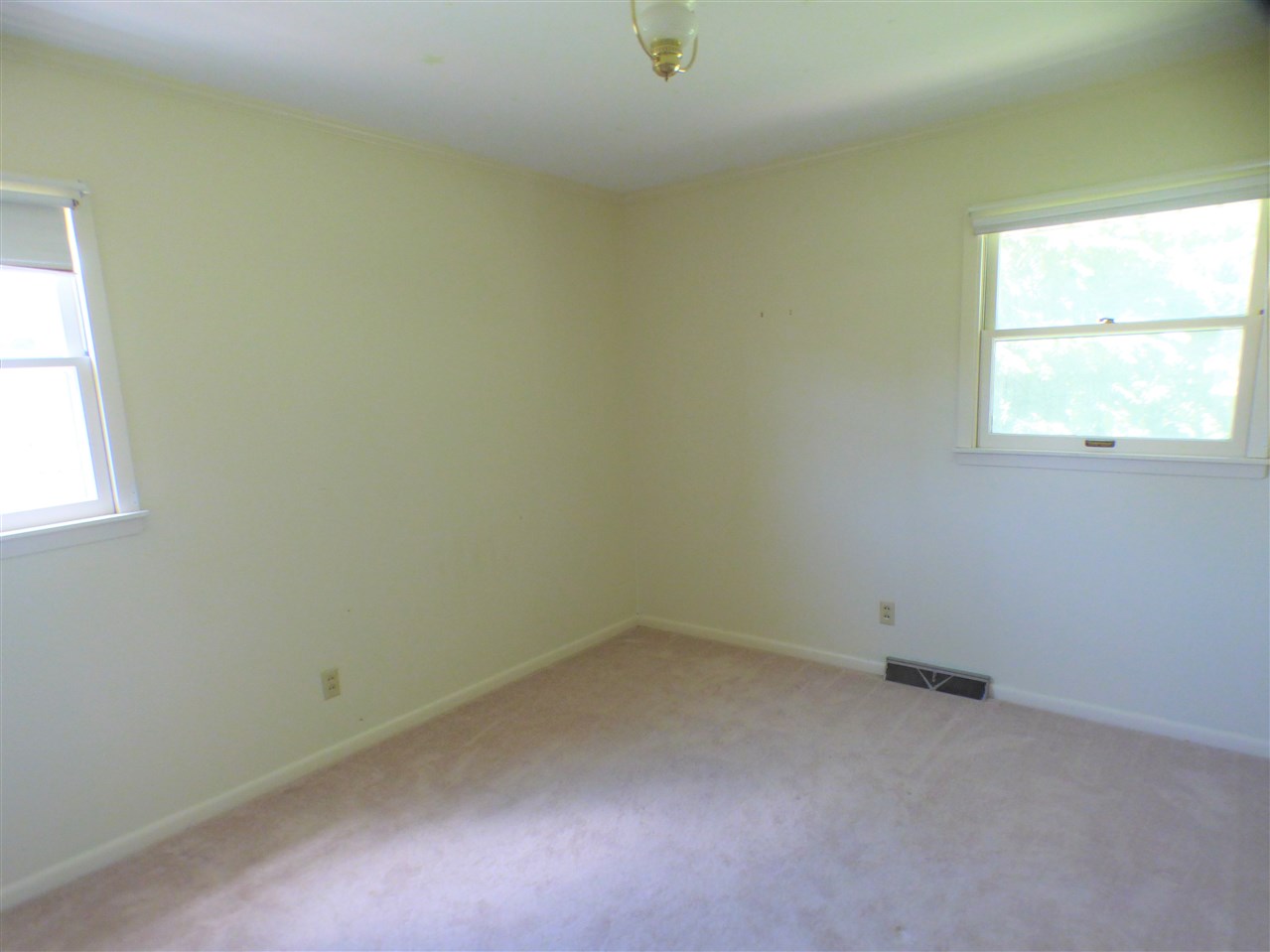 702 Brett Cabel Road Washington, IN 47501 - Photo 15 of 35 Gallery Image 15