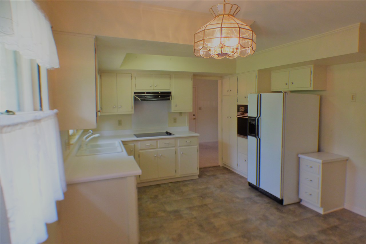 702 Brett Cabel Road Washington, IN 47501 - Photo 3 of 35 Gallery Image 3