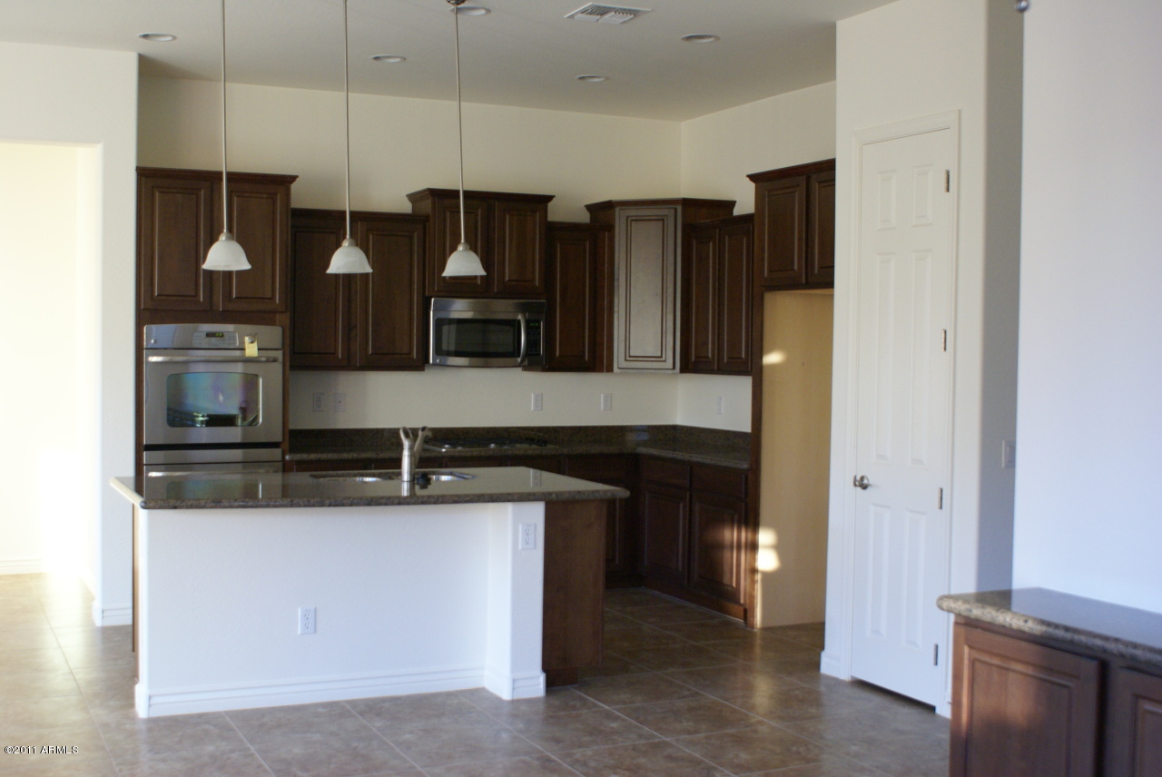 3941 East Weather Vane Road Gilbert, AZ 85296 - Photo 3 of 10 Kitchen