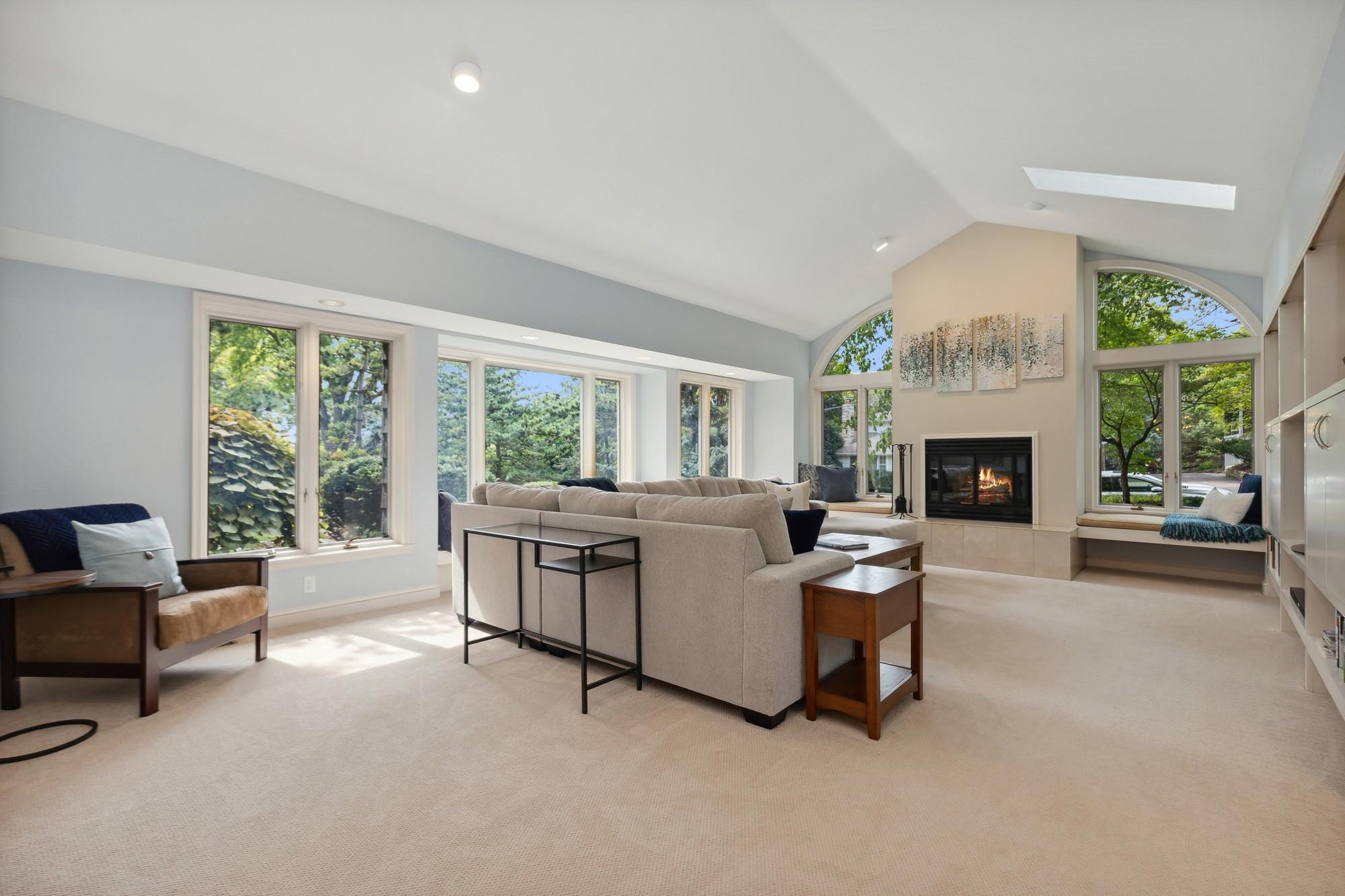 4646 Sunset Ridge Golden Valley, MN 55416 - Photo 12 of 22 Gallery Image 12
