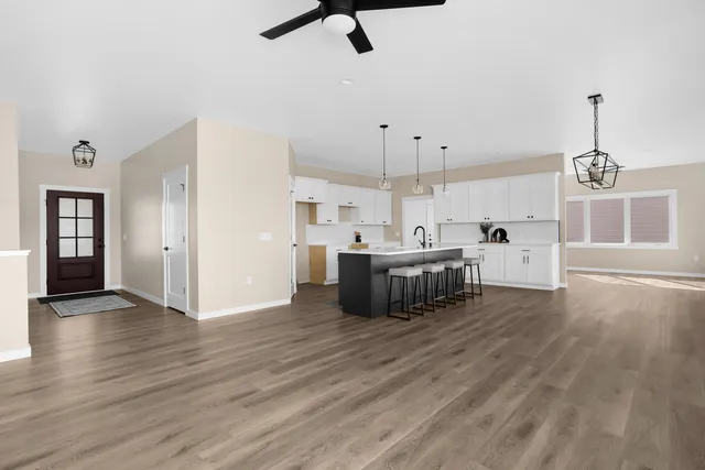 $519,900 | 827 Clark Lane, Holmen, WI 54636