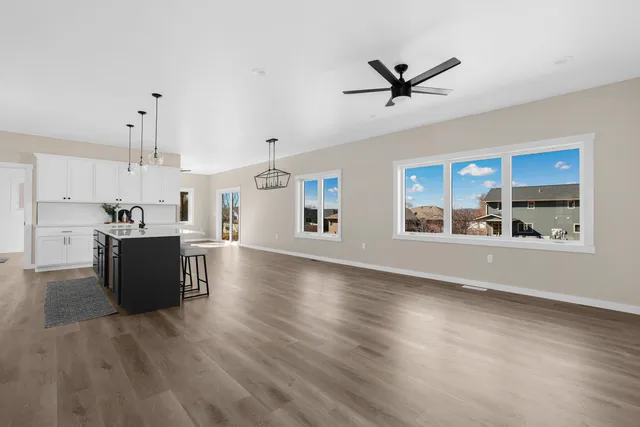 $519,900 | 827 Clark Lane, Holmen, WI 54636