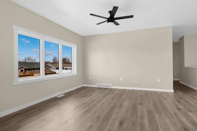 $519,900 | 827 Clark Lane, Holmen, WI 54636