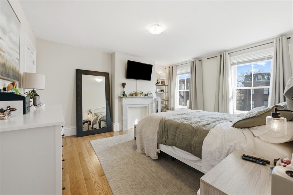 587 Tremont Street, Unit 4 Boston, MA 02118 - Photo 3 of 13