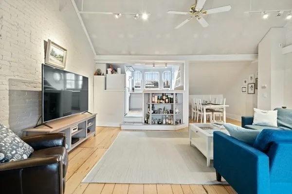 $5,000 | 587 Tremont Street, Unit 4, Boston, MA 02118