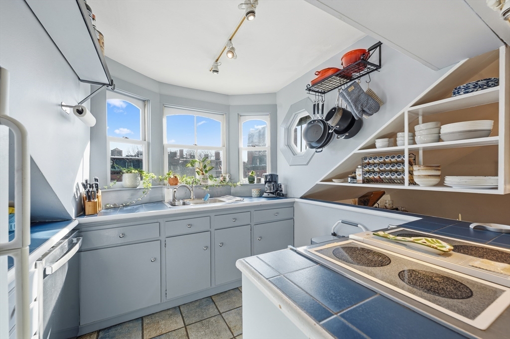 587 Tremont Street, Unit 4 Boston, MA 02118 - Photo 9 of 13