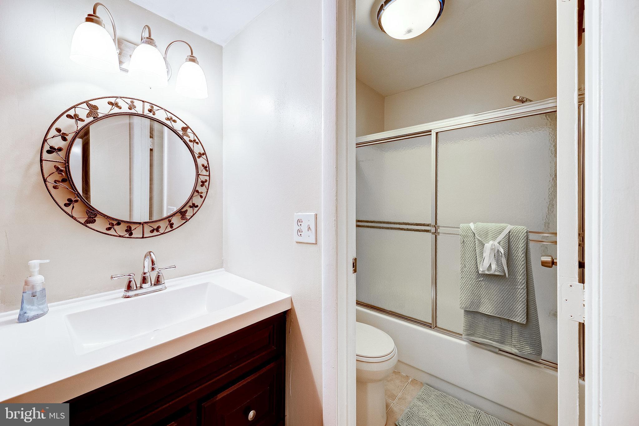 5810 Royal Ridge Drive, Unit T Springfield, VA 22152 - Photo 20 of 28 Bathroom