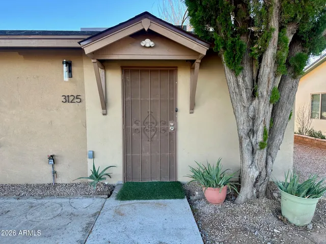 $1,400 | 3125 East Oak Street, Unit 2, Phoenix, AZ 85008