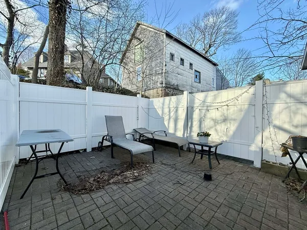 $3,900 | 6 Rice Street, Unit 1, Brookline, MA 02445