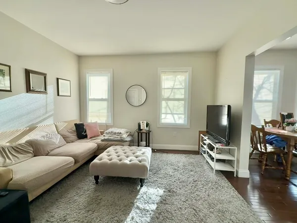 $3,900 | 6 Rice Street, Unit 1, Brookline, MA 02445