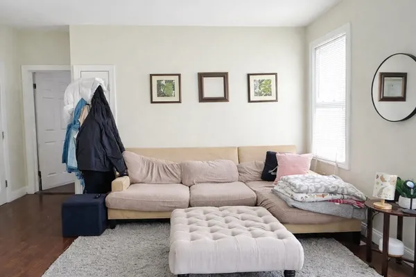 $3,900 | 6 Rice Street, Unit 1, Brookline, MA 02445