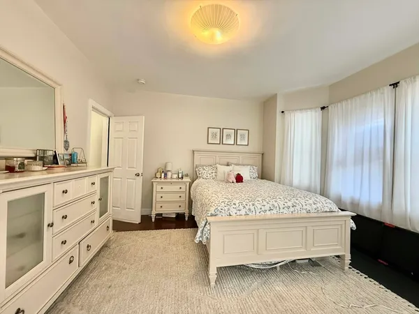 $3,900 | 6 Rice Street, Unit 1, Brookline, MA 02445