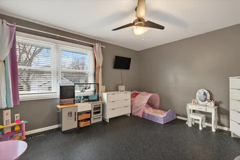 $750,000 | 2010 North Oak Wood Drive, Arlington Heights, IL 60004