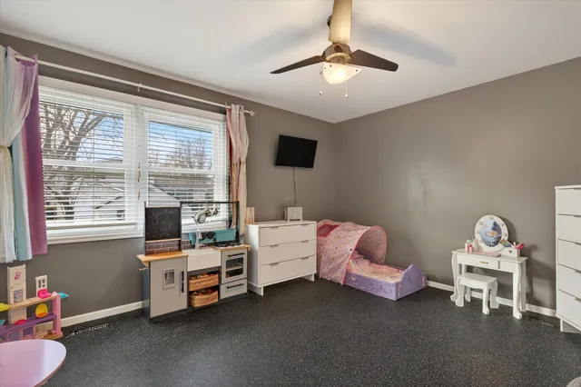 $750,000 | 2010 North Oak Wood Drive, Arlington Heights, IL 60004