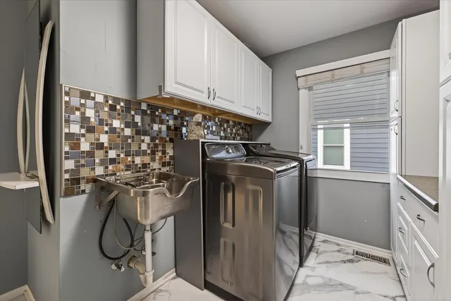 $750,000 | 2010 North Oak Wood Drive, Arlington Heights, IL 60004