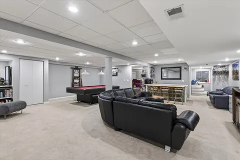 $750,000 | 2010 North Oak Wood Drive, Arlington Heights, IL 60004