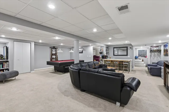 $750,000 | 2010 North Oak Wood Drive, Arlington Heights, IL 60004