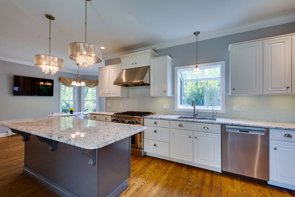 42 Star Road Newton, MA 02465 - Photo 11 of 35