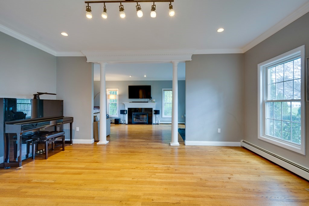 42 Star Road Newton, MA 02465 - Photo 6 of 35